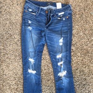 2L A&F ripped jeans
